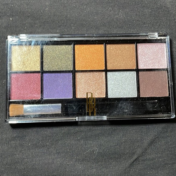 3 Eyeshadow Palettes - Picture 4 of 4
